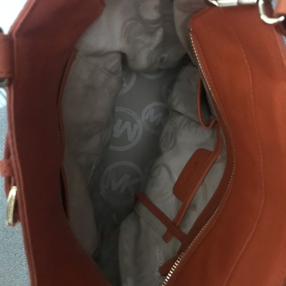 Michael kors purse - Picture 3 of 5